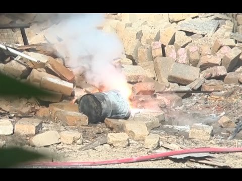 Giugliano (NA) - Fabbrica di fuochi esplosa: i morti salgono a 4 (14.05.15)