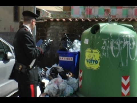 Calvizzano (NA) - Neonata abbandonata vicino ai rifiuti: sta bene -2- (11.05.15)