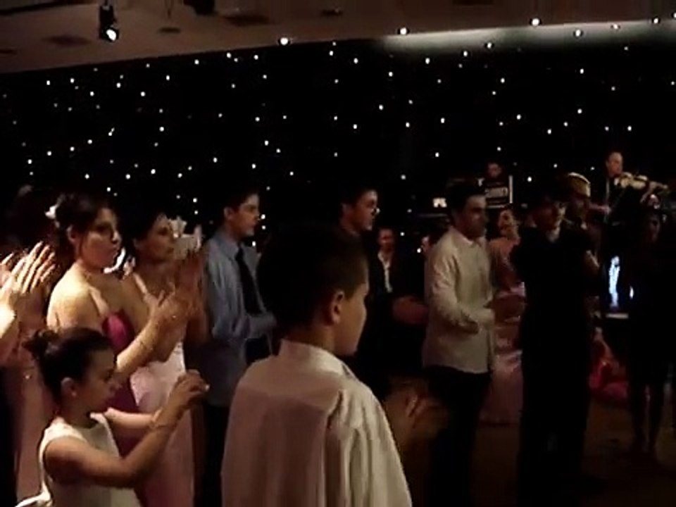 Greek Danceing Wedding - Sousta - video Dailymotion