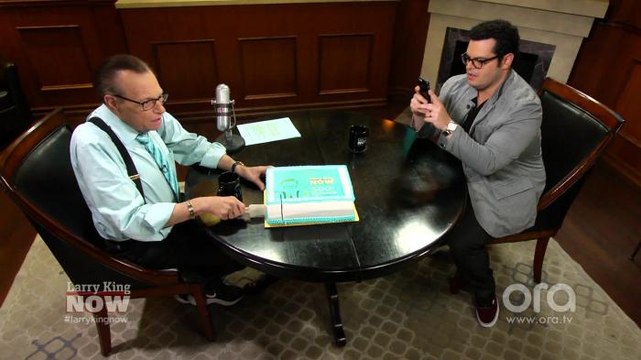 Larry King, Josh Gad Celebrate 500th Episode of Larry King Now