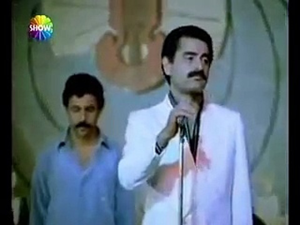 İbrahim Tatlıses Yalnızım Dostlarım