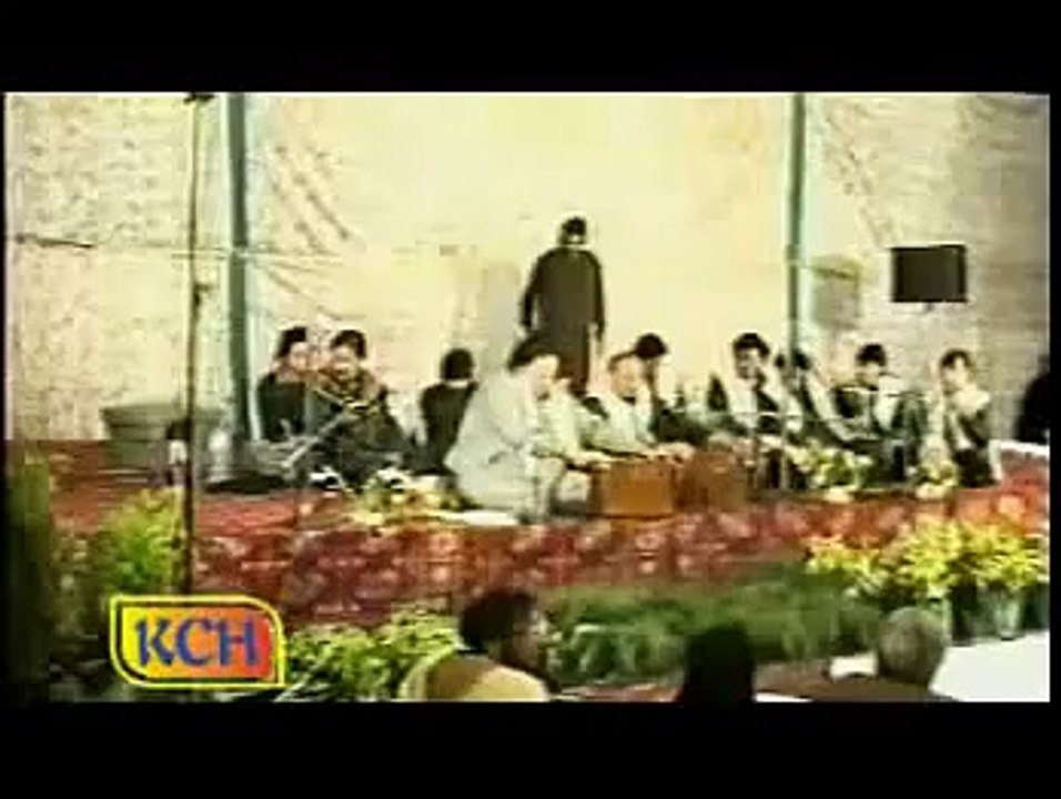 Mein Talkhiye Hayat Se Ghabrake Pi Gaya [Live] - Nusrat Fateh Ali Khan.