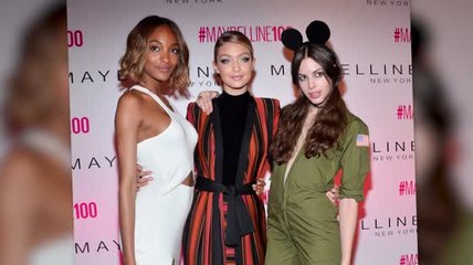 Video herunterladen: Gigi Hadid And Model Pals Celebrate 100 Years Of Maybelline