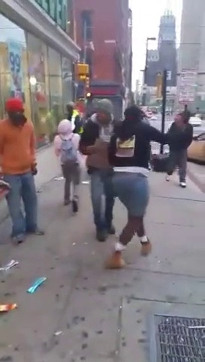 Rioters looting in Baltimore 7-11. Baltimore protests.