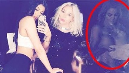Khloe Kardashian Caught NAKED In Kylie's Selfie - The Hollywood