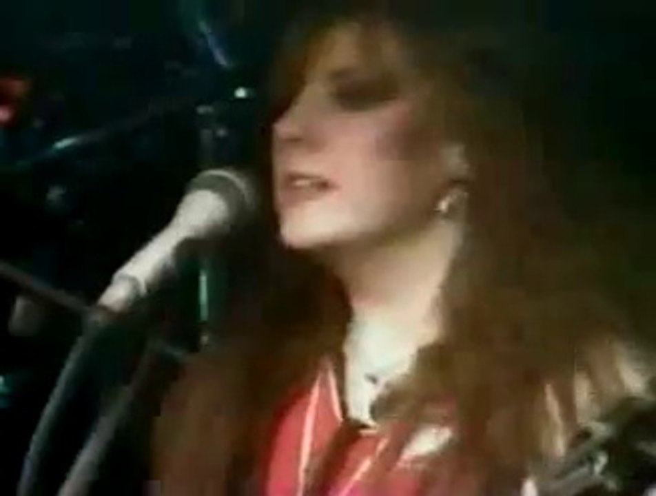 ROCK GODDESS - Hold me Down