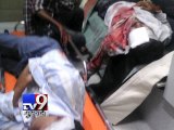 6 killed, 4 injured in car-truck wreck in Anand - Tv9 Gujarati