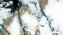 انهيار جبل جليدي ضخم في غرينلاند