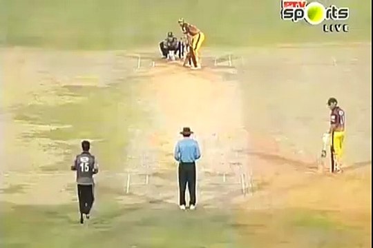 Junaid Khan Reverse Sweep Six vs Rawalpindi Rams- Everyone Shocked
