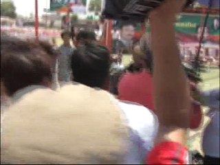 PTI workers beat up journalists in Multan