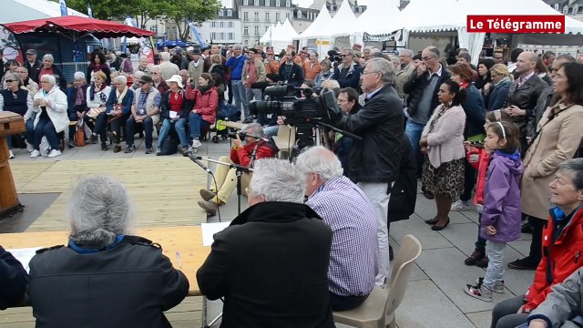 Semaine du Golfe. Concours de chants de marins sur les quais