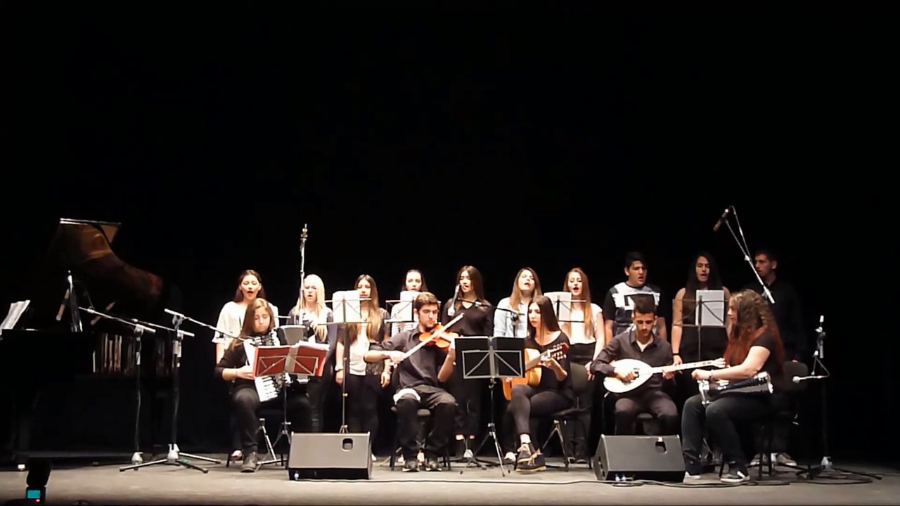 Το Μουσικό Σχολείο Πειραιά παίζει Γιάννη Κωνσταντινίδη στην Ισπανία "44 Παιδικά κομμάτια για πιάνο"-Τσακώνικος etwinning El Ejido 20-04-15