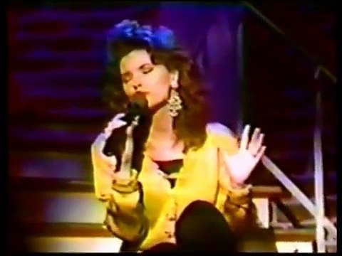 Shania Twain - Blue Eyes Crying In the Rain 1993