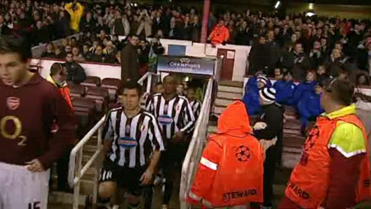 Arsenal 2-0 juventus 2006 .
