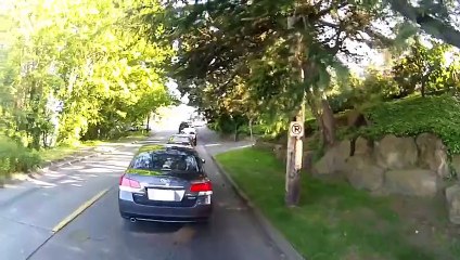 Un motard fait preuve d'une grande diplomatie