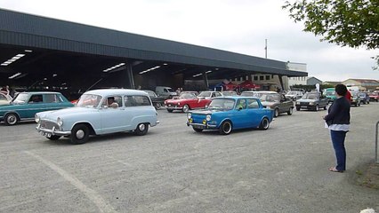 Départ pour la balade. Concentration nationale Simca à Parthenay