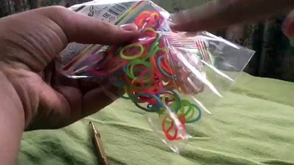 Rainbow Loom: fun bracelet tutorial