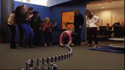 İphone telefonlar ile domino yaptılar