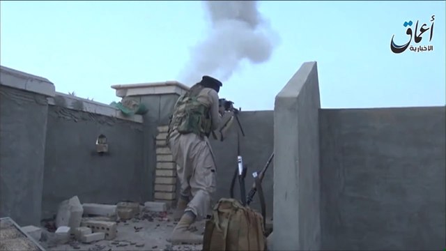 القوات العراقية بالرمادي تنسحب بعد سيطرة تنظيم الدولة