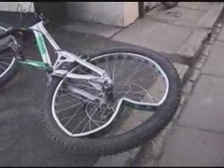 VTT Trial Neil Tunnicliffe Crashs !!!