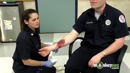 How to Treat a Bleeding Arm Wound