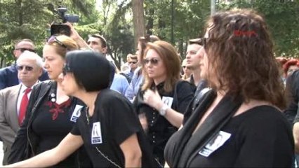 Nevin Ateş İçin İstanbul Üniversitesi'nde Tören Düzenlendi....