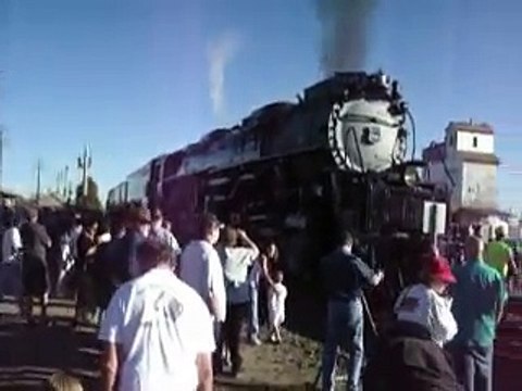 Union Pacific 3985 Pulling Ringling Brothers Circus Train