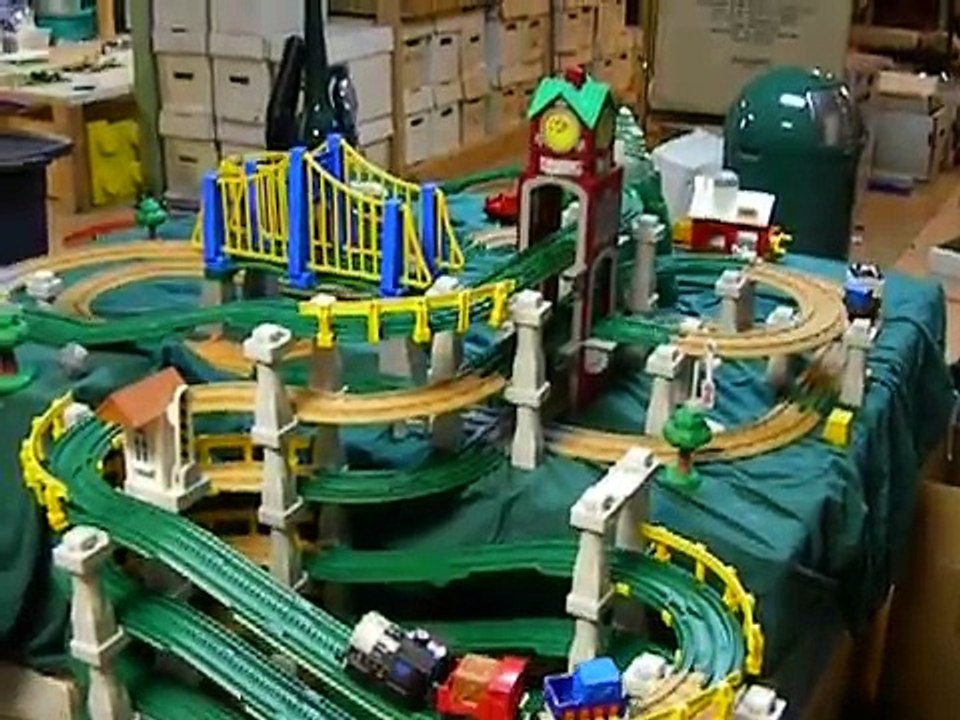 GEOTRAX TRAINS HELIX FisherPrice Remote Control Toy Train video