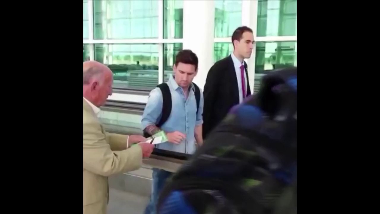 Quand Messi met un gros vent à un vieil homme