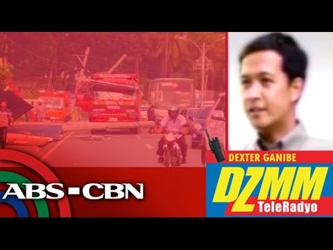 Ilang poste tumumba, nagdulot ng trapik sa QC