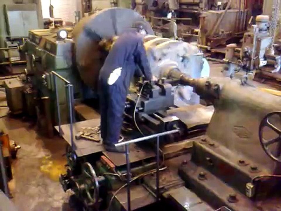 big lathe ! big lathe machining 5 ton impact crusher shaft!