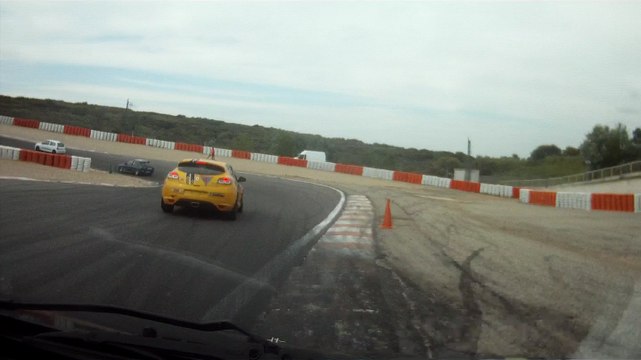 Ledenon 3 mai 2015 clio cup2 vs megane rs