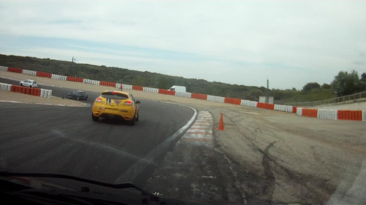 Ledenon  3 mai 2015 clio cup2 vs megane rs