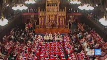 Alžběta II. symbolicky zahájila nový rok v parlamentu