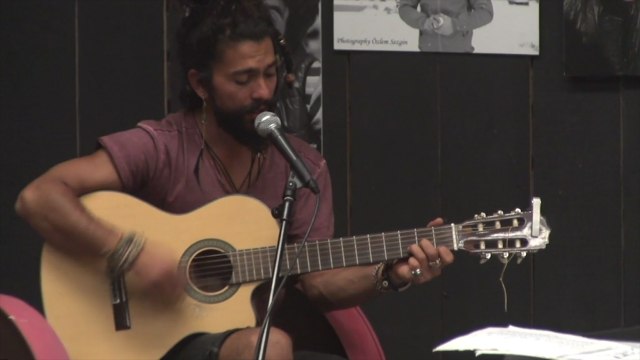 Tuncay'dan Duygusal Parça - Ütopya Türkiye 18 Mayıs 2015