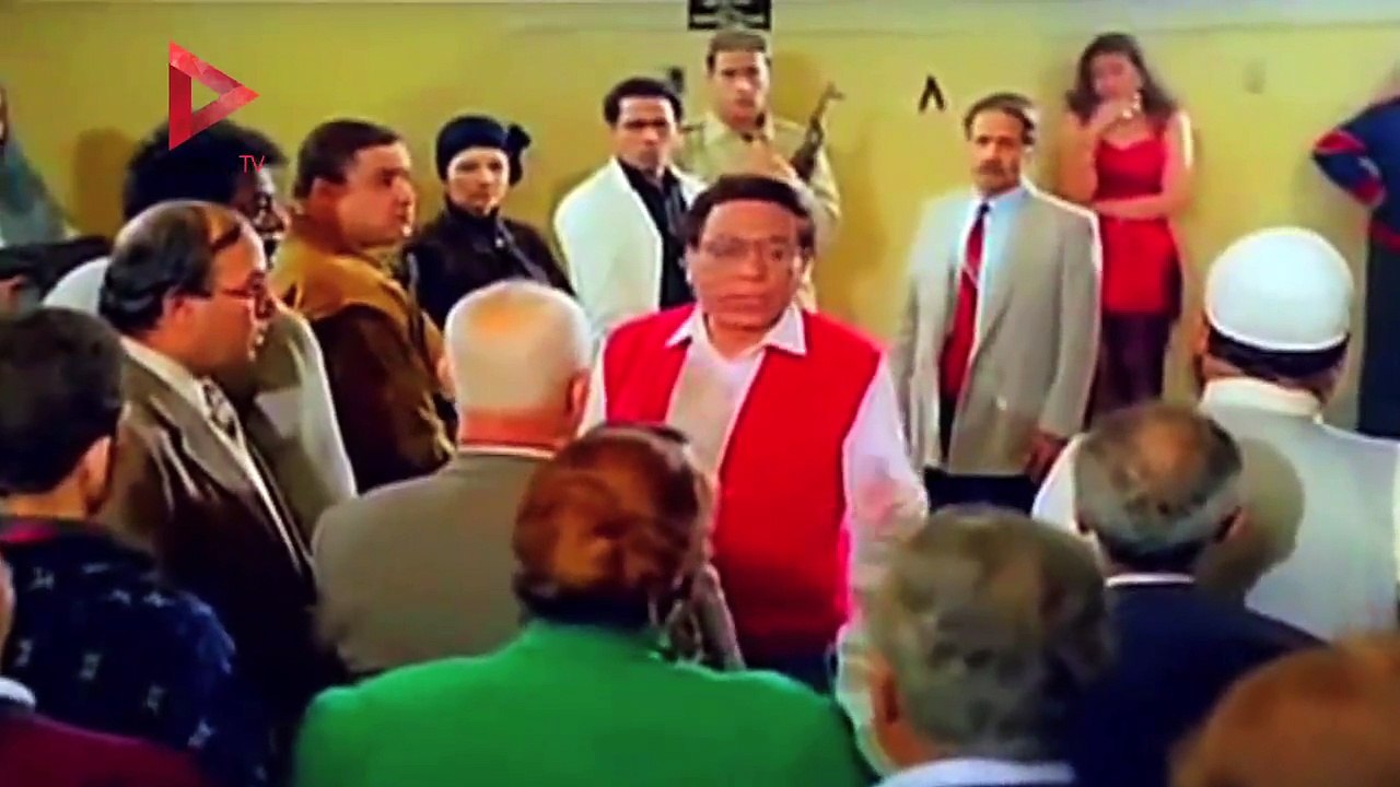 كيف سخر عادل إمام من الأوضاع السياسية في أفلامه؟