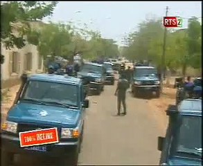 Pape Birahim gendarme dans 100% délire regardez