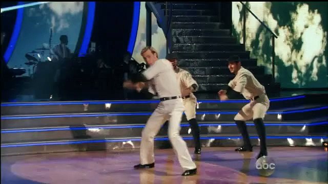 Riker Lynch & Allison Holker - Road To The Finals