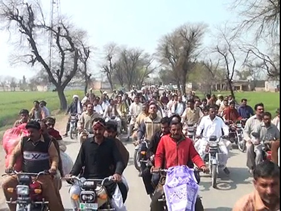 Dunya News Pir Mahal Kamalia Sugar Mill Protest Farmer Mill Gate