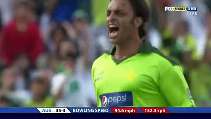 Shoaib Akhtar Running Wild on David Hussey - YouTube