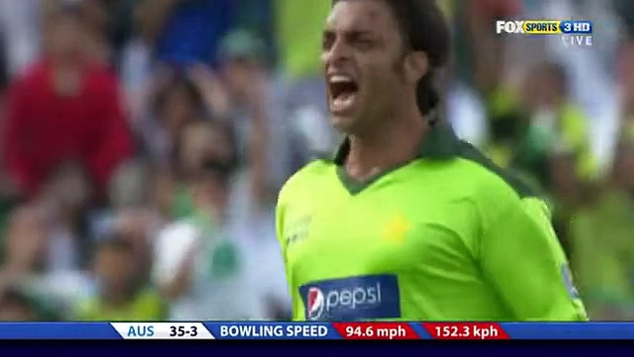 Shoaib Akhtar Running Wild on David Hussey - YouTube