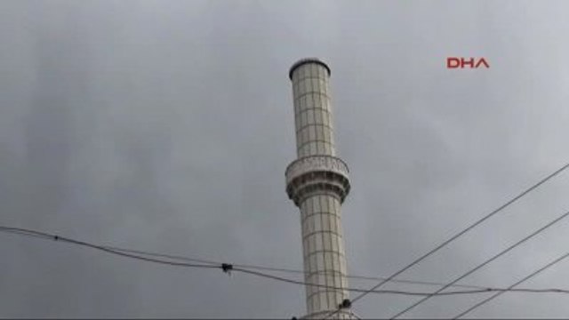 Yozgat'ta Şiddetli Rüzgar Çatıları Uçurdu