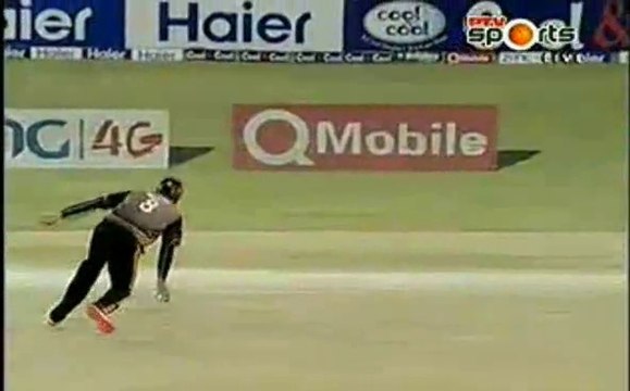 Muhammad Hafeez Gets Sohail Tanvir Run Out in Jonty Rhodes Style
