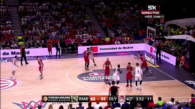 Andrés Nocioni for three!