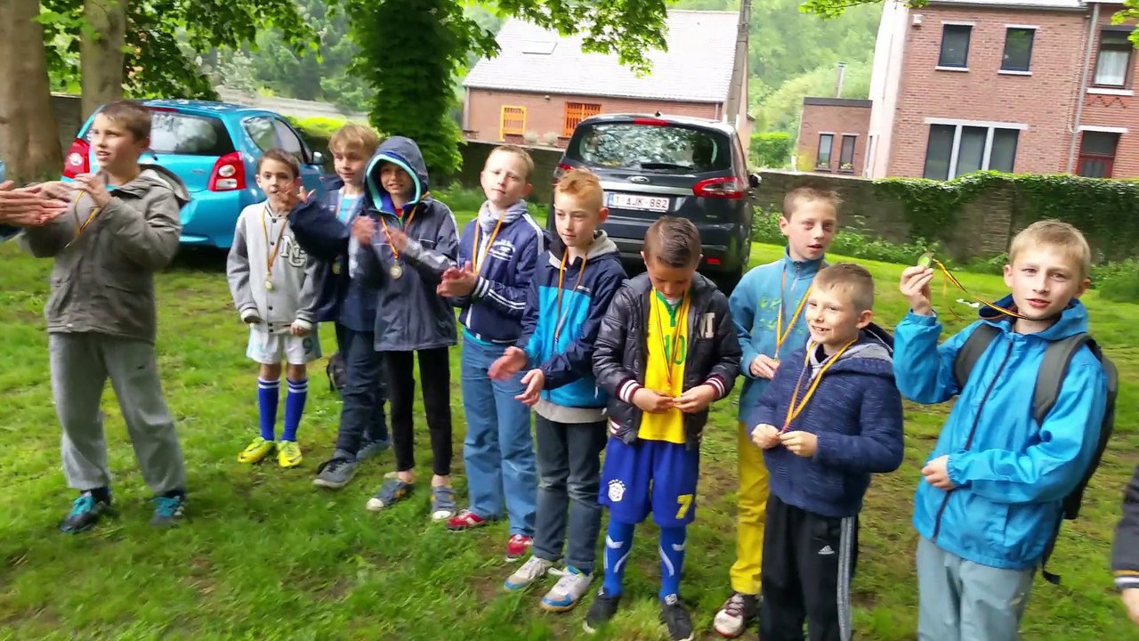 La remise des médailles (Tournoi à Frameries AJA U11 du 14/05/2015 )