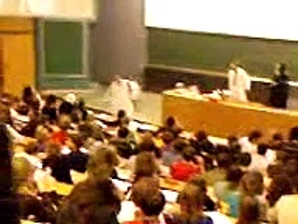 Amphi Prof Médecine Lille P1 Halloween by SFM