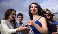 Gelin Pazarındaki Bulgar Kızlar Taliplerini Bekliyor