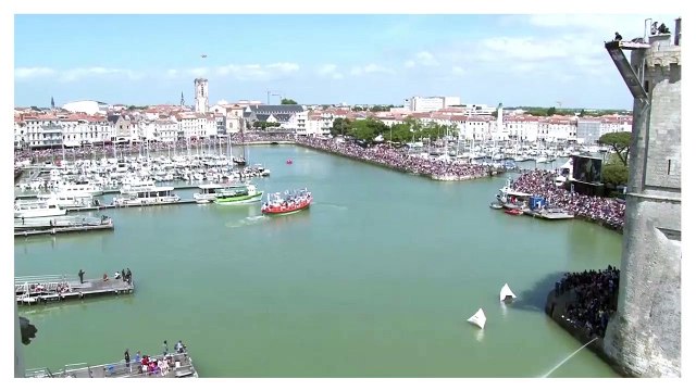 Plongeons spectaculaires au coeur du port de La Rochelle
