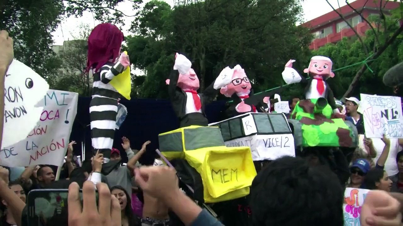 Guatemaltecos piden renuncia de pesidente