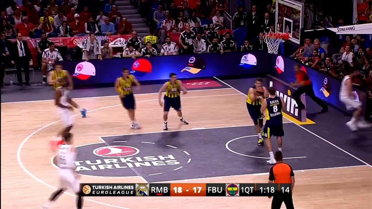 Fenerbahce Istanbul: Vesely smash!